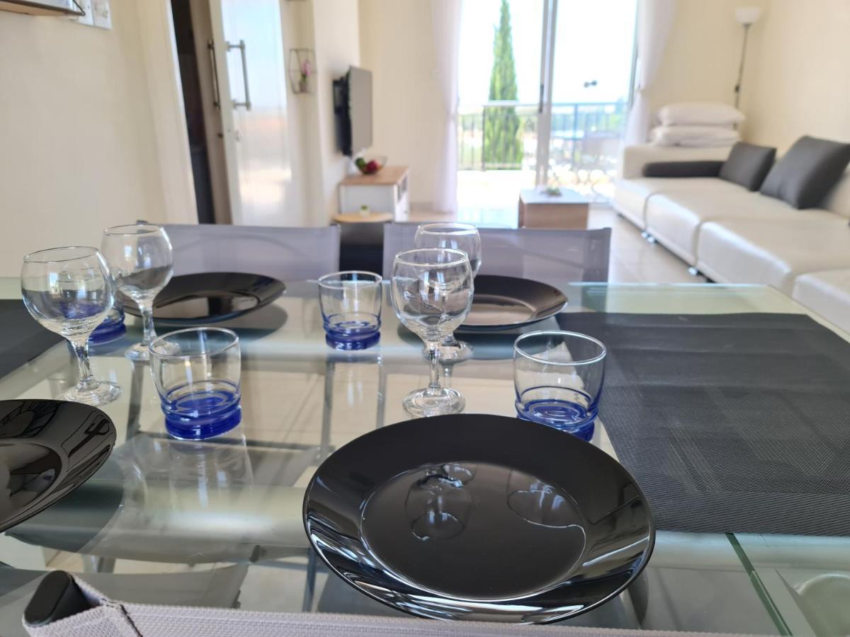 Stunning Views' Apartment With Pool Paphos Luaran gambar