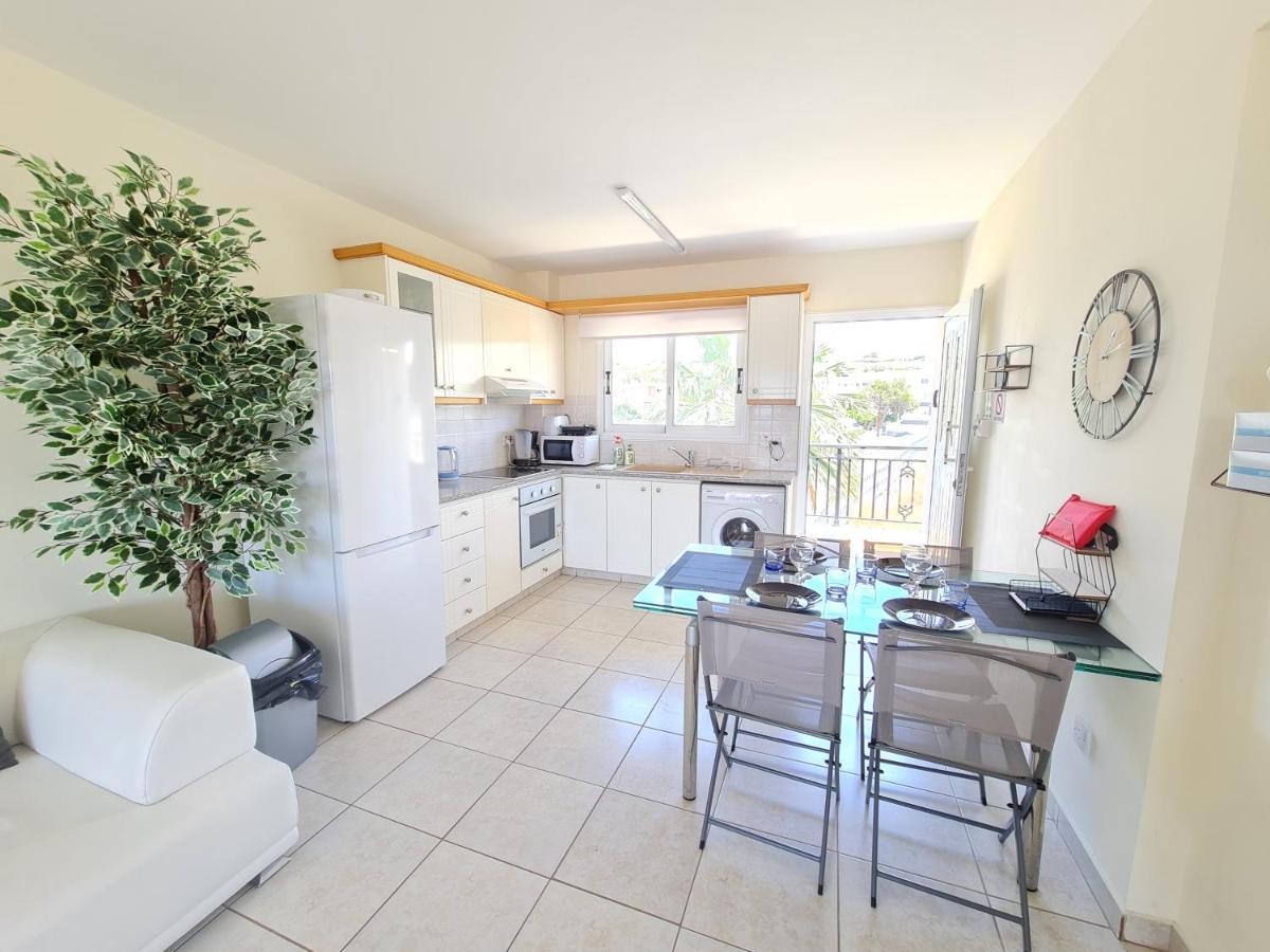 Stunning Views' Apartment With Pool Paphos Luaran gambar